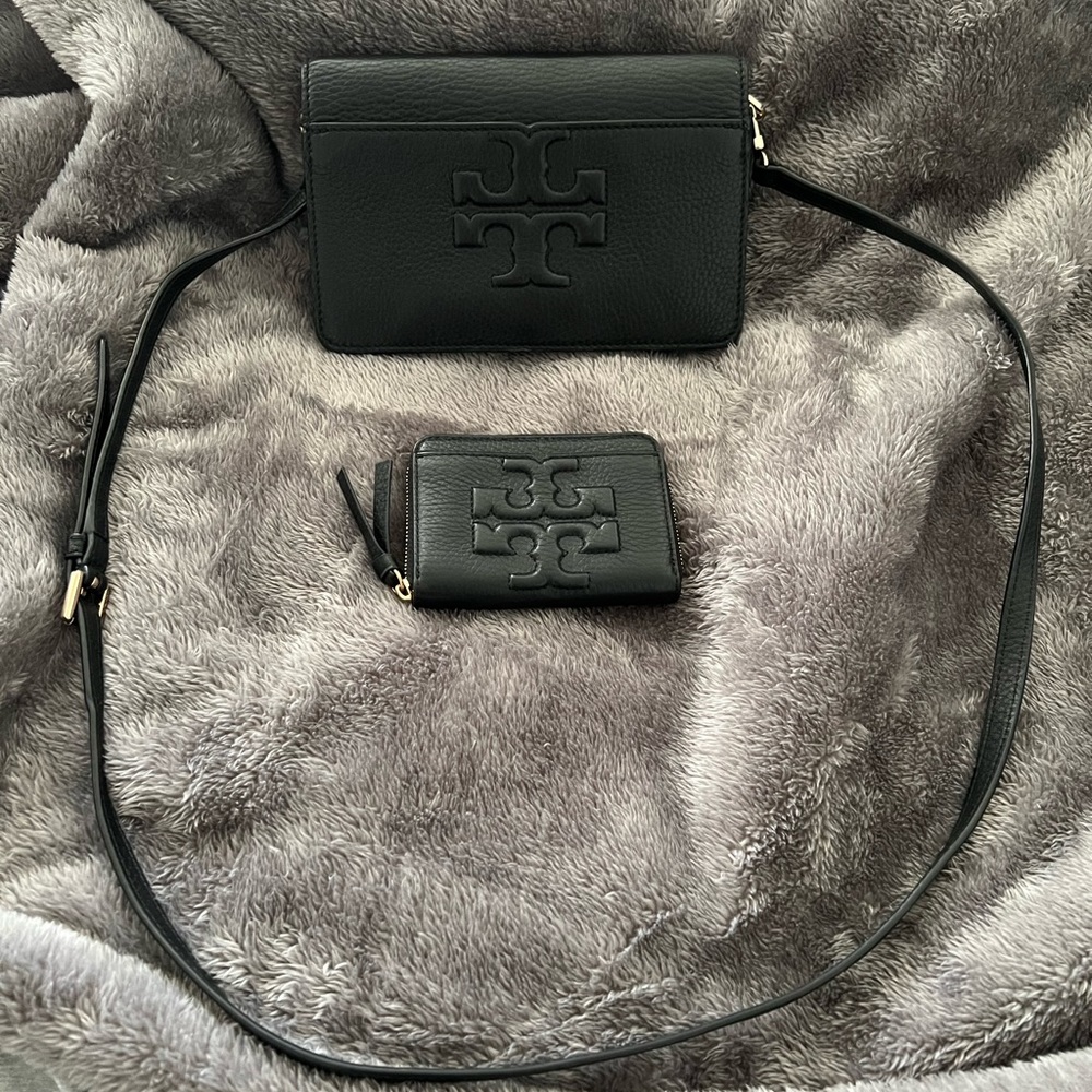 Tory Burch Bombe-T small crossbody and matching wallet in great condition